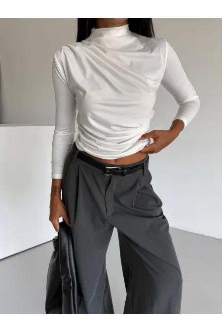 Kadın Beyaz Omuz ve Beli Büzgülü Yarım Balıkçı Yaka Sandy Bluz HZL24W-FRY122451