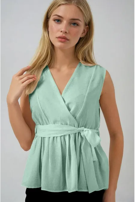 Kadın Çağla Yeşil Kruvaze Yaka Beli Lastikli Kuşaklı Bluz HZL25S-BD19661