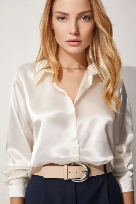Kadın Açık Krem Hafif Dökümlü Saten Yüzeyli Gömlek HZL22W-BD139641