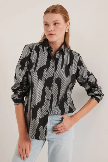 Chemise noire pour femme avec motif argenté 20253
