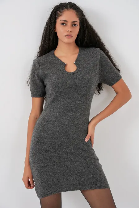 Robe tricotée avec détail de collier pour femme 15989 - Anthracite