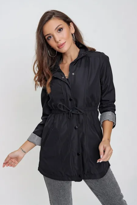 Trench-coat noir doublé pour femme avec cordon de serrage et poches détaillées à la taille HZL22W-BD156691