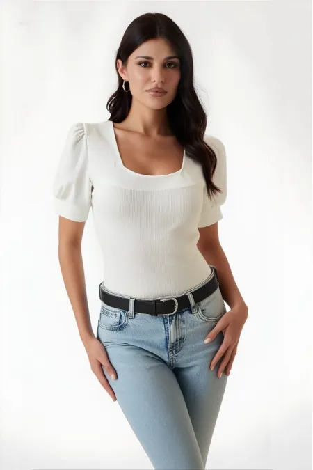 Kadın Beyaz Kare Yaka Örme Bluz HZL22W-BD104091