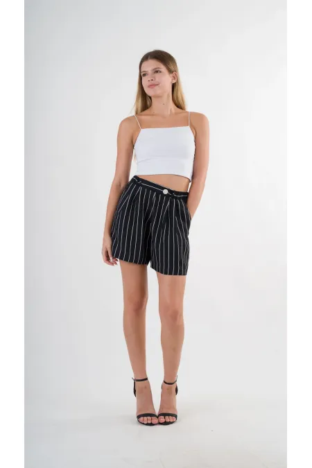 Kadın Siyah Çizgili Beli Lastikli Düğme Detaylı Cepli Şort HZL24S-YY277