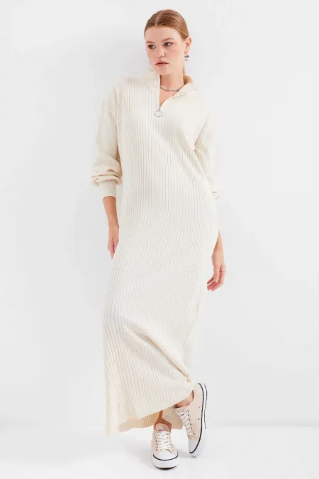 Robe longue en maille côtelée crème à col zippé pour femme HZL24W-BD1102271