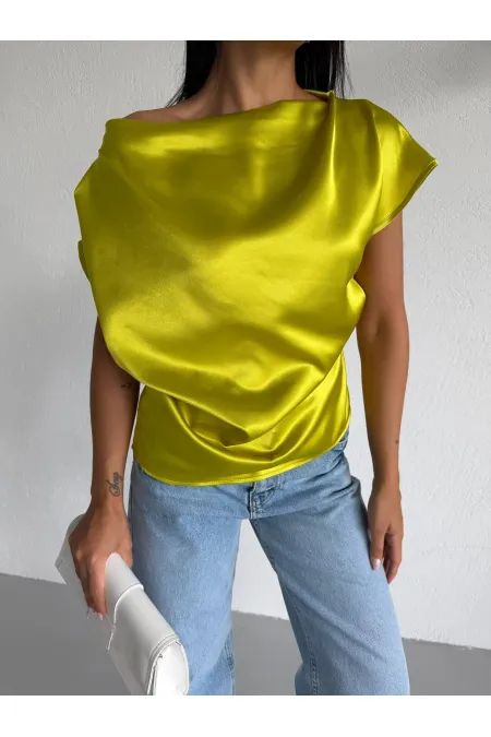 Kadın Fıstık Yeşil Tek Omuz Asimetrik Kesim Saten Bluz HZL26W-FRY121171