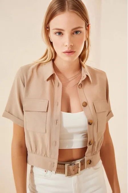 Veste courte d'été beige à manches courtes et poches boutonnées pour femme HZL22S-BD106631