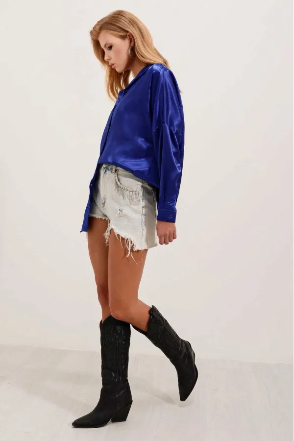 Chemise fluide oversize bleu vif satinée pour femme HZL23S-BD139851