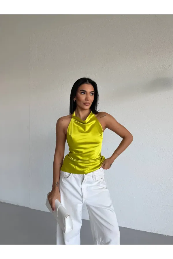 Kadın Fıstık Yeşil Halter Yaka Saten Kumaş Sırt Dekolteli Bluz HZL26W-FRY123801
