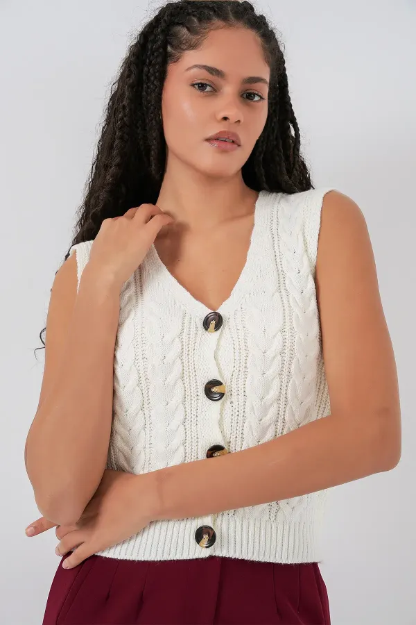 Gilet court boutonné en maille blanche 15882
