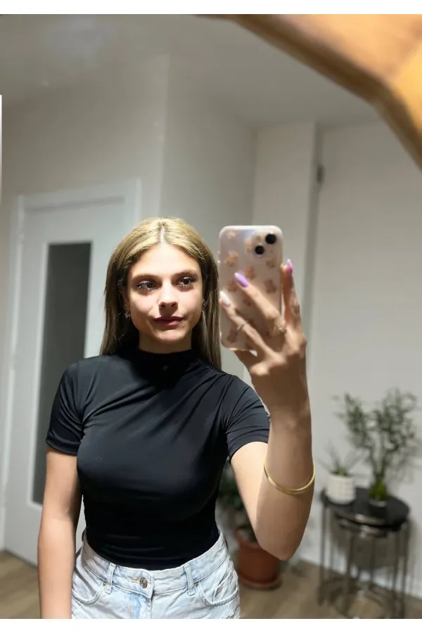 Kadın Siyah Büzgü Detay Yarım Kol Sandy Bluz HZL25S-FRY121741