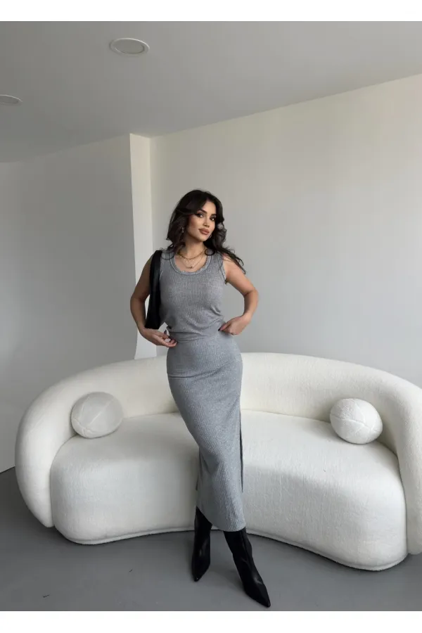 Kadın Gri Triko Crop Uzun Yırtmaçlı Etek Takım HZL25W-ZK1991