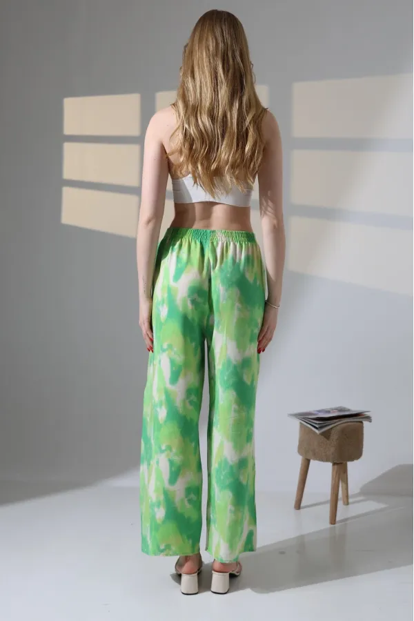 Kadın Yeşil Desenli Beli Lastikli Cepsiz Bol Kesim Viskon Pantolon HZL25S-DSB17771