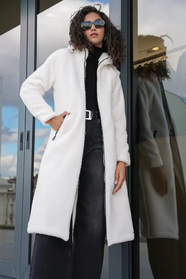 9132 Kapüşonlu Peluş Kaban - Krem