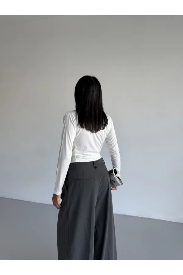 Kadın Beyaz Uzun Kollu Drape Detaylı Boğazlı Sandy Bluz HZL25W-FRY123301