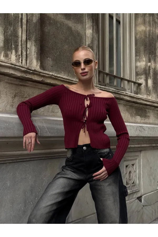 Kadın Bordo Önden Bağlamalı Madonna Yaka Crop Bluz HZL25W-ZK10331
