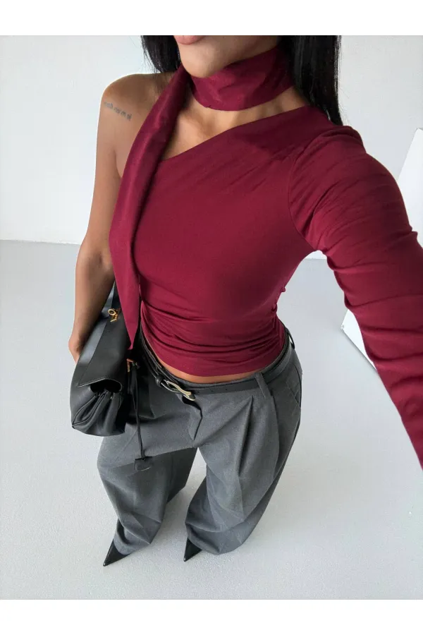 Kadın Bordo Fularlı Sandy Kumaş Asimetrik Kesim Bluz HZL25S-FRY123371