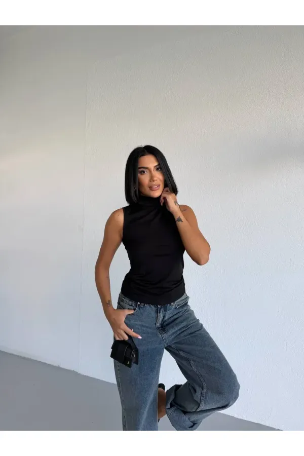 Women's Black Turtleneck Sleeveless Sandy Crop Blouse HZL26S-FRY123931 Women's Black Turtleneck Sleeveless Sandy Crop Blouse HZL26S-FRY123931