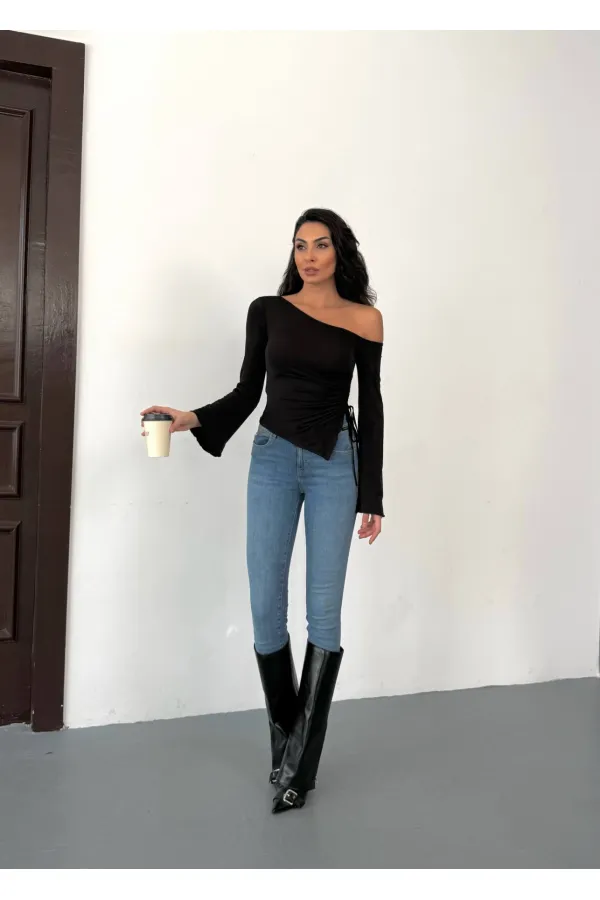 Kadın Siyah Asimetrik Kesim İspanyol Kol Beli Büzgülü Sandy Bluz HZL25W-FRY123591
