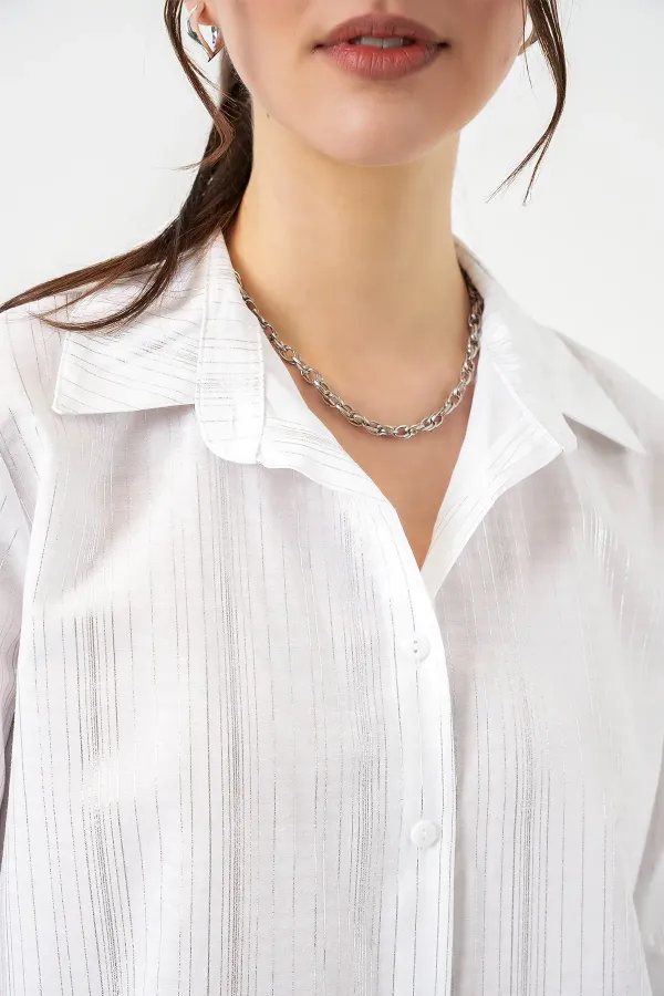 Chemise blanche pour femme avec motif argenté 20253