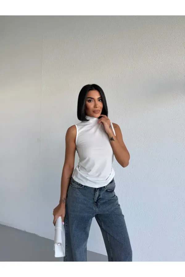 Women's White Turtleneck Sleeveless Sandy Crop Blouse HZL26S-FRY123931 Women's White Turtleneck Sleeveless Sandy Crop Blouse HZL26S-FRY123931