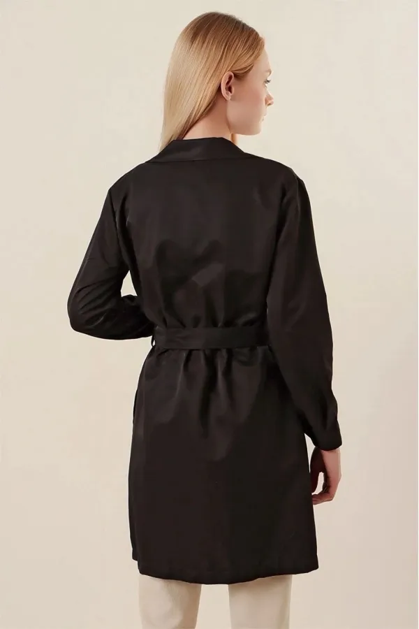 Trench-coat court noir à double boutonnage pour femme, non doublé, confortable et de saison, avec ceinture (HZL23S-BD158641)