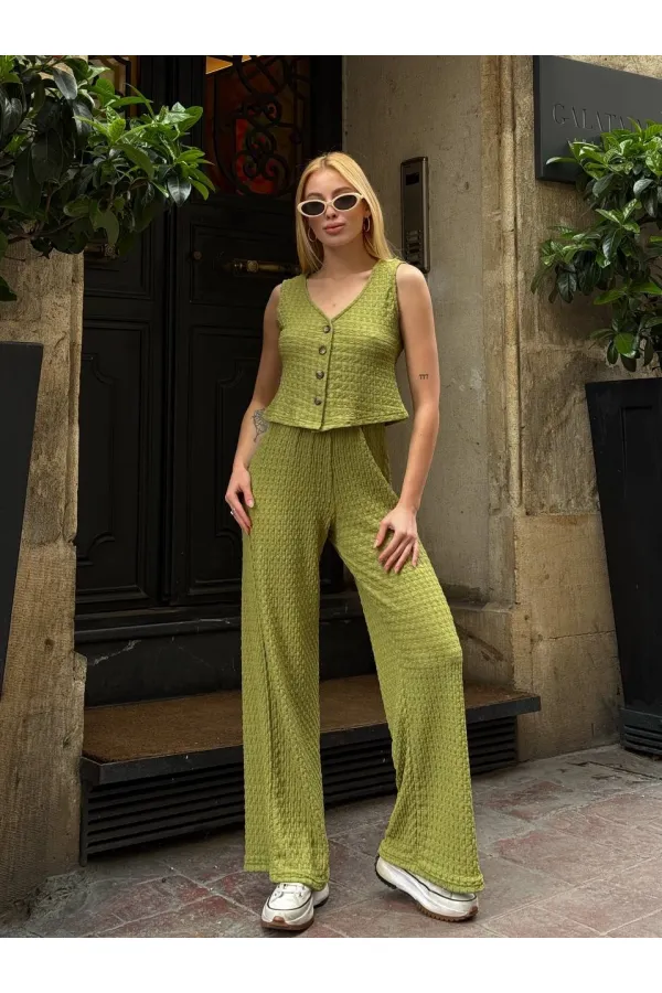 Kadın Fıstık Yeşil Beli Lastilkli Gofre Kumaş Pantolon HZL24S-ZK13261