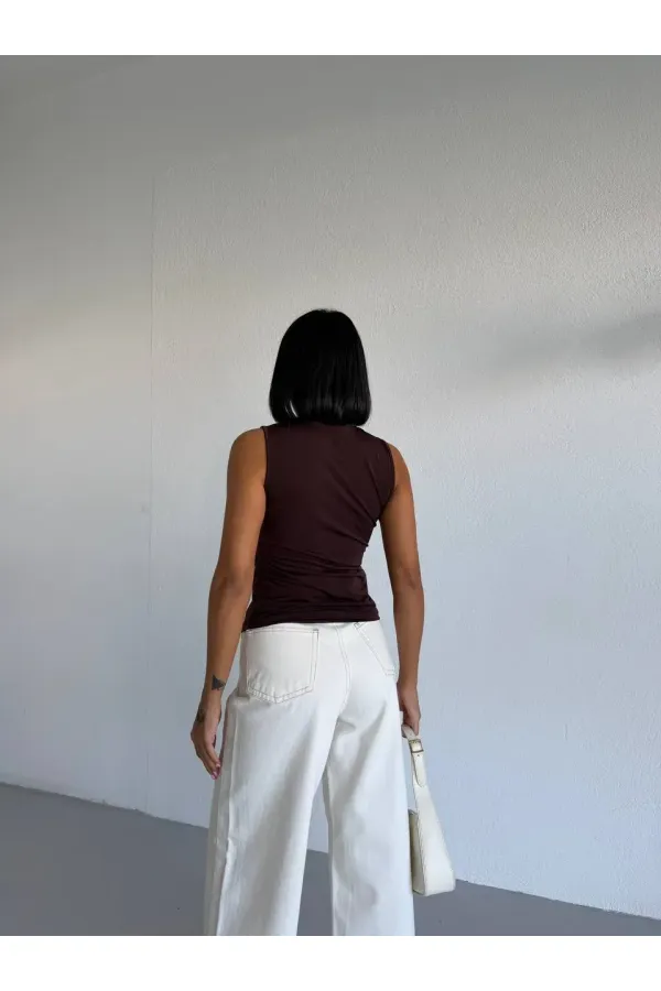 Women's Brown Turtleneck Sleeveless Sandy Crop Blouse HZL26S-FRY123931 Women's Brown Turtleneck Sleeveless Sandy Crop Blouse HZL26S-FRY123931
