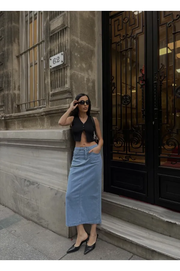 Kadın Siyah Düğmeli Crop Triko Yelek HZL24S-ZK10231