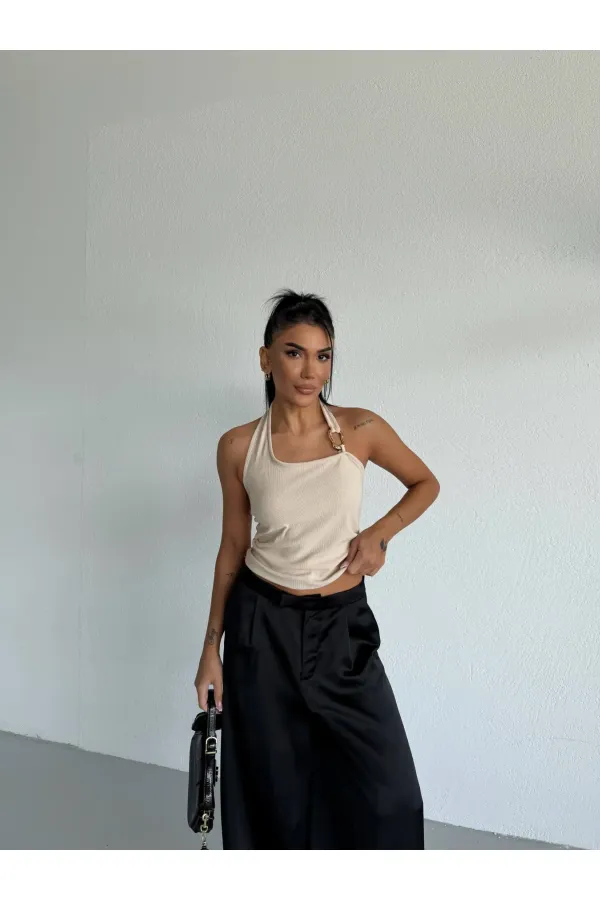 Kadın Bej Ottoman Kumaş Halter Yaka Toka Detay Bluz HZL26W-FRY123321