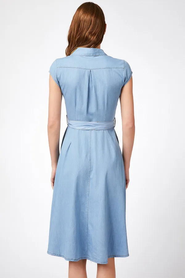 Kadın Mavi Kısa Kollu Boydan Düğmeli Beli Kuşaklı Kot Gömlek Elbise HZL22S-BD121761