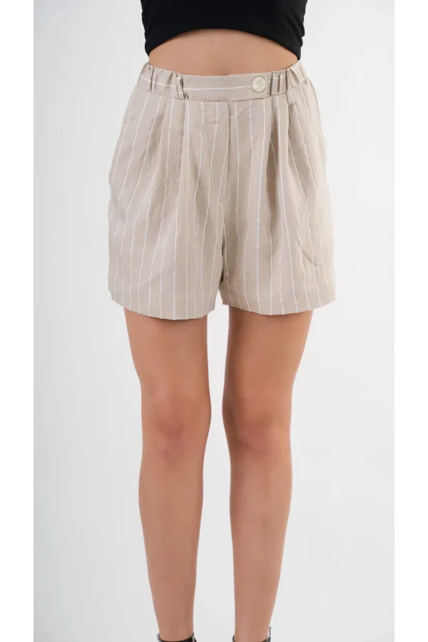 Kadın Bej Çizgili  Beli Lastikli Düğme Detaylı Cepli Şort HZL24S-YY277