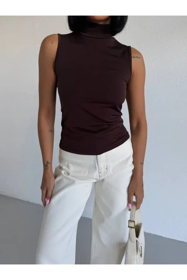 Women's Brown Turtleneck Sleeveless Sandy Crop Blouse HZL26S-FRY123931 Women's Brown Turtleneck Sleeveless Sandy Crop Blouse HZL26S-FRY123931