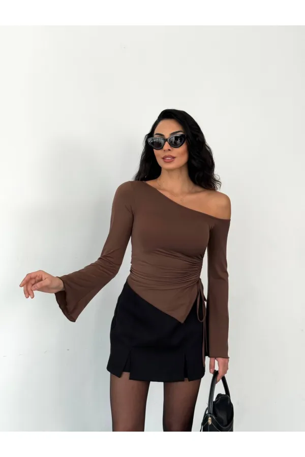 Kadın Kahve Asimetrik Kesim İspanyol Kol Beli Büzgülü Sandy Bluz HZL25W-FRY123591