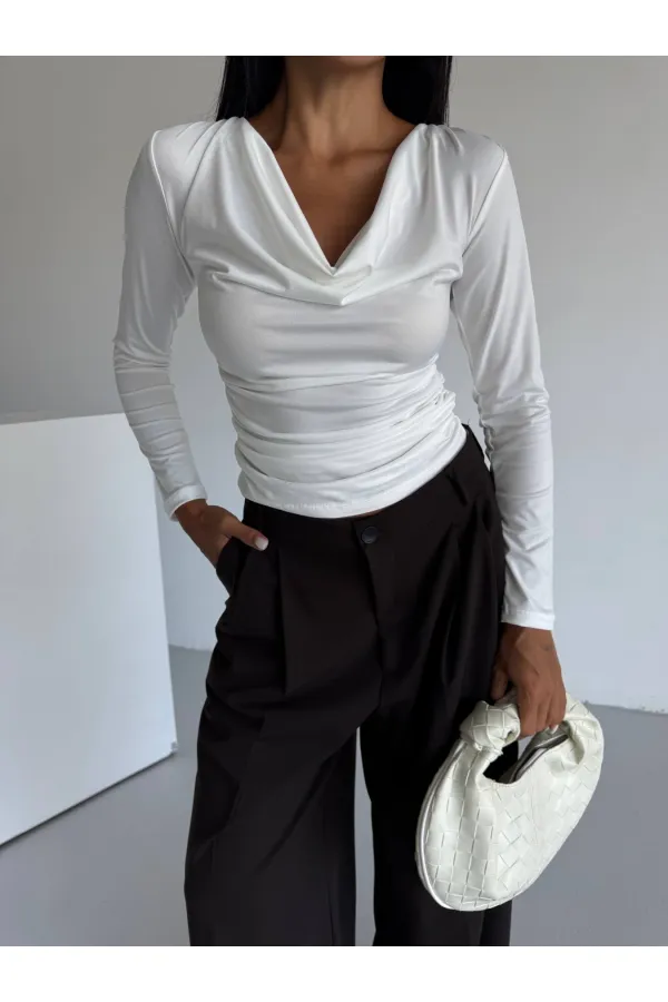 Kadın Beyaz Degaje Yaka Yandan Büzgülü Uzun Kol Sandy Bluz HZL24W-FRY122481