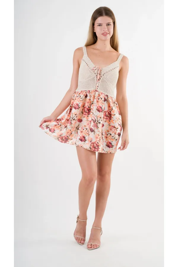 Kadın Sarı Önden İp Bağlamalı Ajurlu Model Saten Yüzeyli Mini Elbise HZL24S-YY250