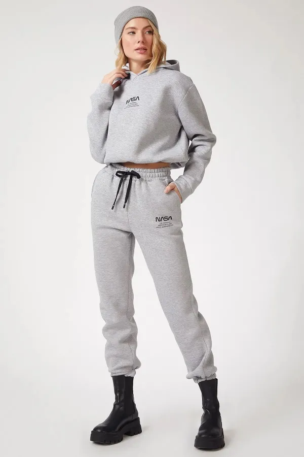 Kadın Gri Nasa Baskılı Kapüşonlu Polarlı Üstü Crop İçi Şardonlu Eşofman Takımı HZL23W-BD1553131