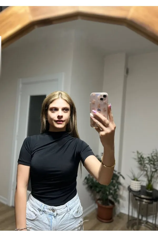 Kadın Siyah Büzgü Detay Yarım Kol Sandy Bluz HZL25S-FRY121741