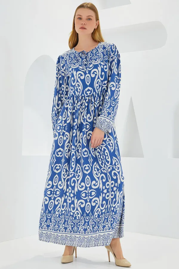 Robe longue en viscose à motifs indigo et écru pour femme, 1947