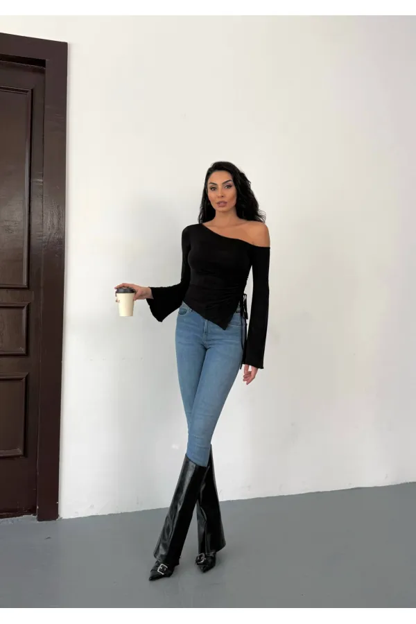 Kadın Siyah Asimetrik Kesim İspanyol Kol Beli Büzgülü Sandy Bluz HZL25W-FRY123591