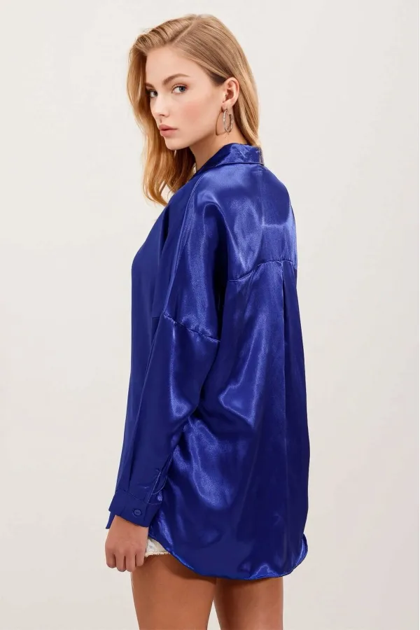 Chemise fluide oversize bleu vif satinée pour femme HZL23S-BD139851