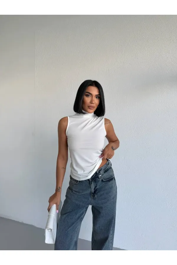 Women's White Turtleneck Sleeveless Sandy Crop Blouse HZL26S-FRY123931 Women's White Turtleneck Sleeveless Sandy Crop Blouse HZL26S-FRY123931