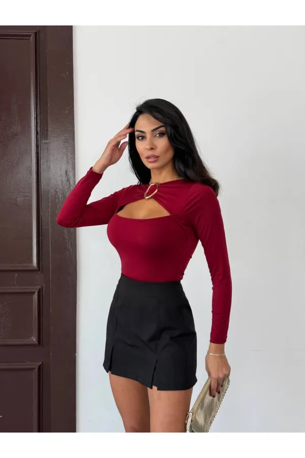 Kadın Bordo Göğüs Dekolteli Metal Detaylı Uzun Kollu Bluz HZL25W-FRY123501
