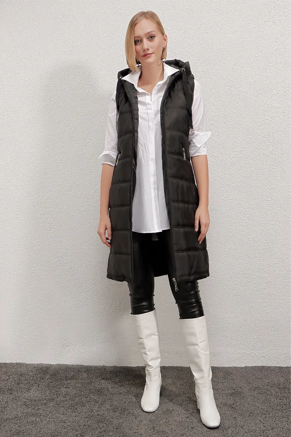 Kadın Siyah Sabit Kapüşonlu Astarlı Uzun Şişme Yelek HZL22W-BD151401