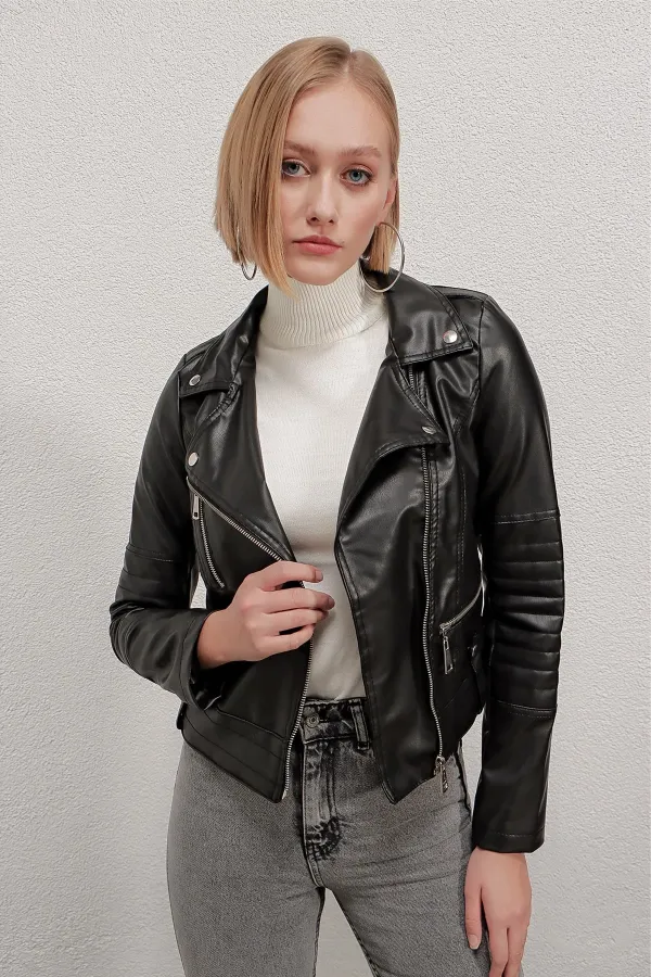 Kadın Siyah Kısa Suni Deri Astarlı Biker Ceket HZL22W-BD110251
