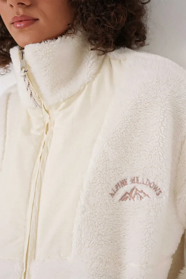 Kadın Ekru Krem Baskılı Fermuarlı Suni Yünlü Astarlı Peluş Ceket HZL25W-BD151941