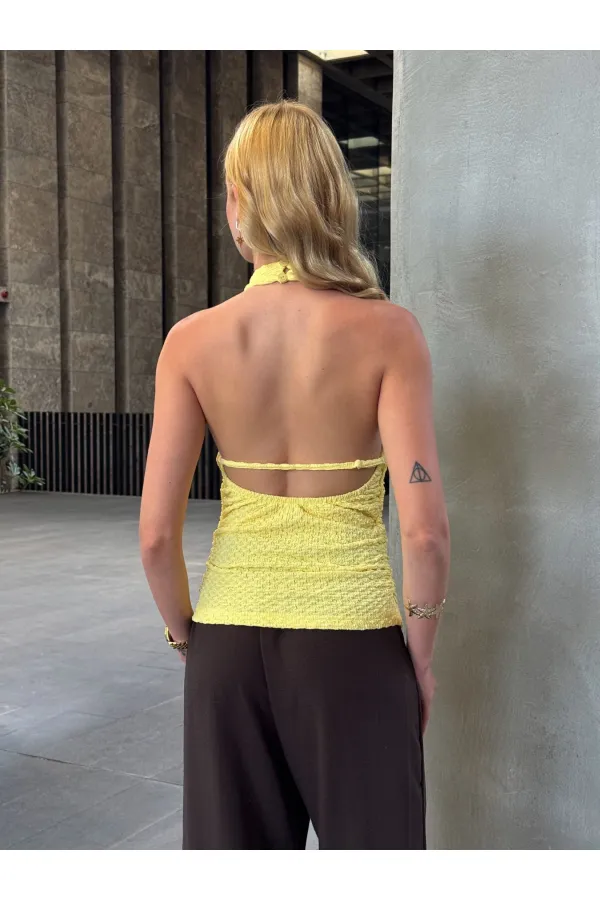 Kadın Sarı Boyundan Bağlamalı Gofre Kumaş Bluz HZL25S-ZK13631