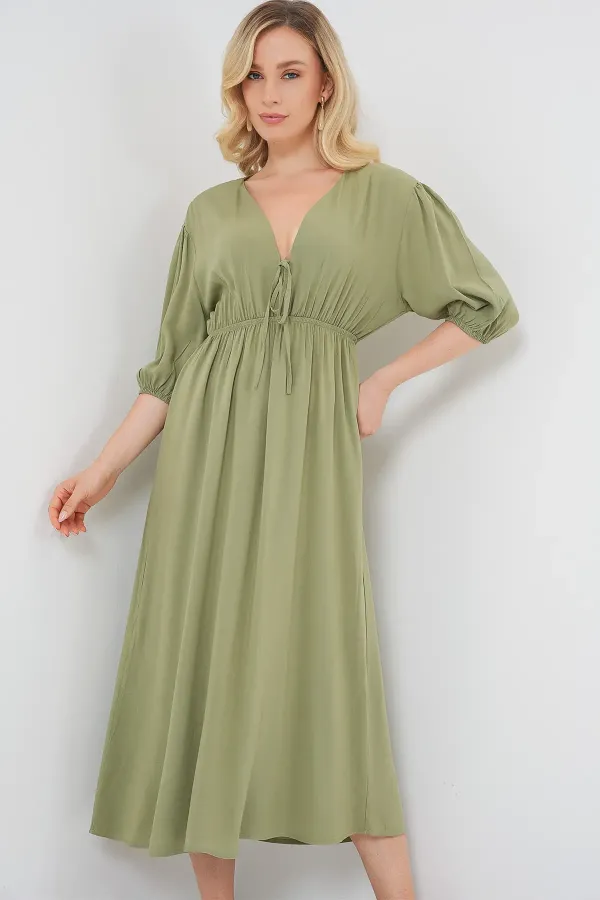 Robe 2570 pour femme, col en V froncé à la taille - Çağla