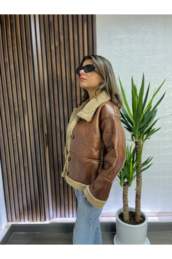 Kadın Kahverengi İçi Suni Kürklü Önden Düğmeli Suni Deri Mont HZL23W-BRC129311