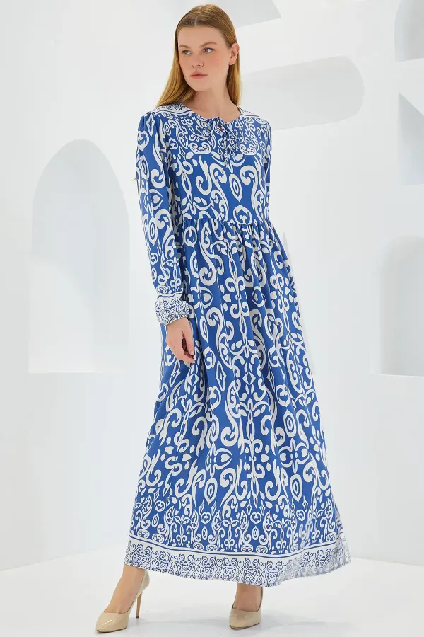 Robe longue en viscose à motifs indigo et écru pour femme, 1947
